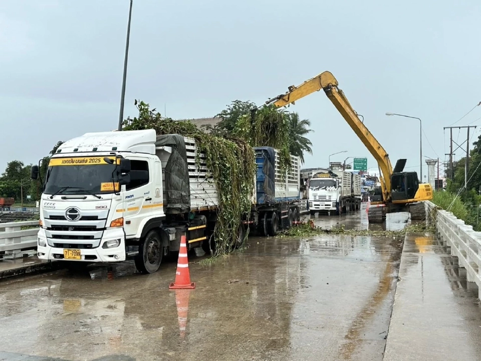 กรมชลฯ ขานรับ นโยบายรองนายกฯ “ธรรมนัส” เร่งกำจัดผักตบลำน้ำสาขาทั่วประเทศ