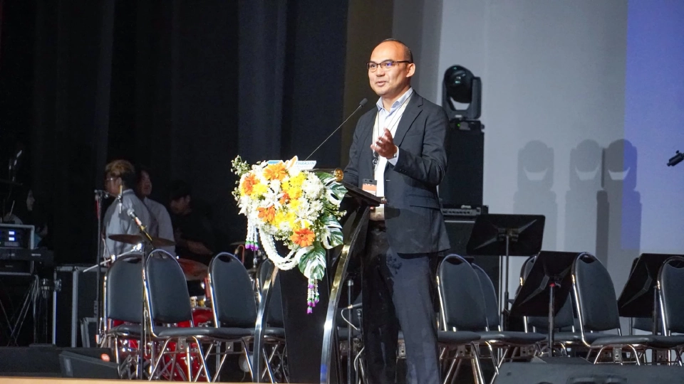 รองศาสตราจารย์ ดร.สมัคร แก้วสุกแสง รองอธิการบดีฝ่ายวิจัยและนวัตกรรม มหาวิทยาลัยทักษิณ