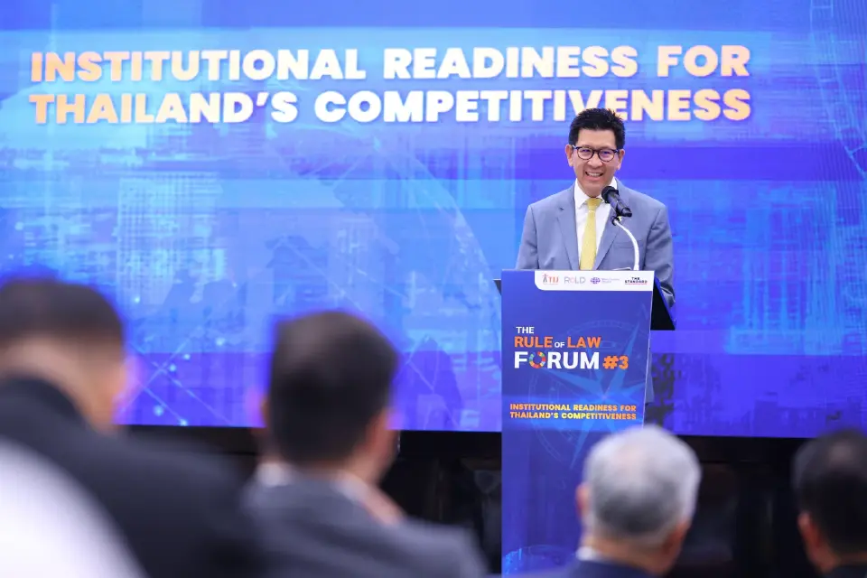 นายเอกนิติ นิติทัณฑ์ประภาศ รองนายกรัฐมนตรีและรัฐมนตรีว่าการกระทรวงการคลัง