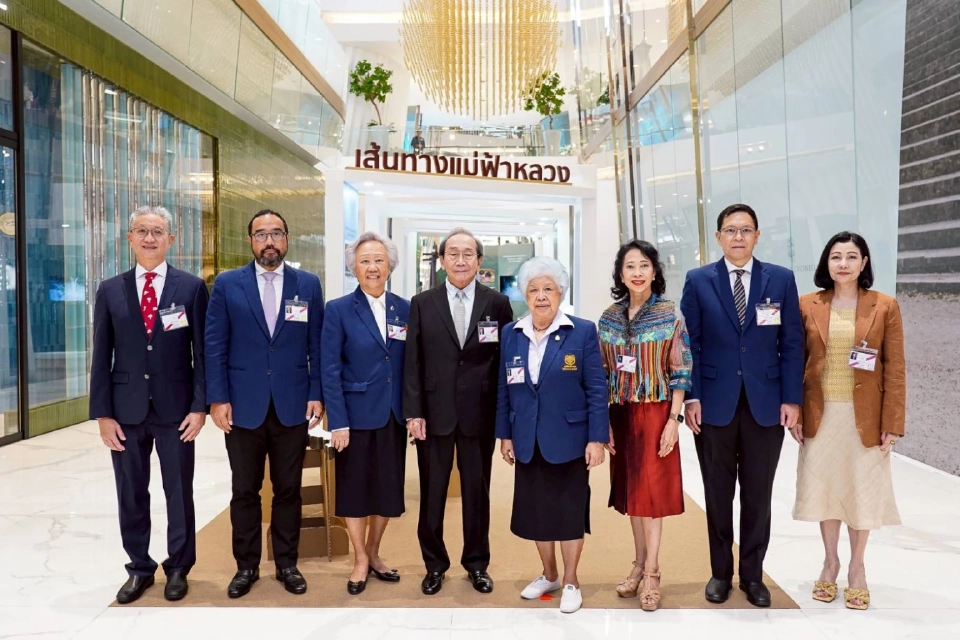 ไอคอนสยาม จัดนิทรรศการ \'คิดถึงสมเด็จย่า\' เส้นทางแม่ฟ้าหลวง-สานต่อปณิธาน