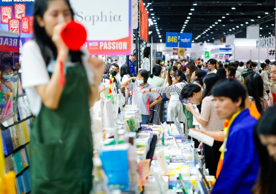 มหกรรมหนังสือฯ ครั้งที่ 30 คึกคักต่อเนื่อง นักอ่านทะลักมากกว่า 7 แสนคน