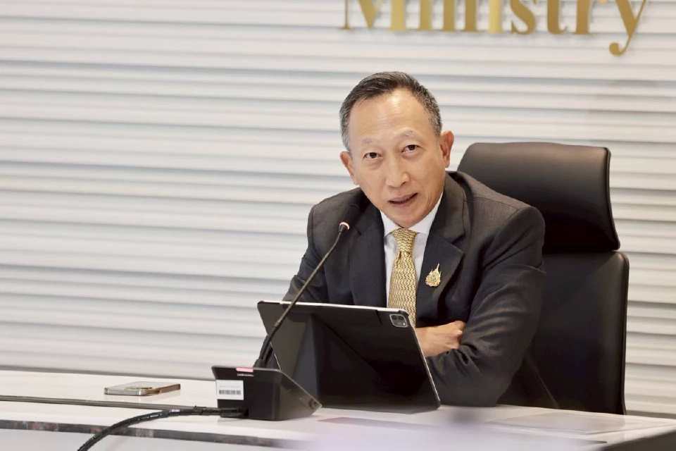 นายวรภัค ธันยาวงษ์ รัฐมนตรีช่วยว่าการกระทรวงการคลัง