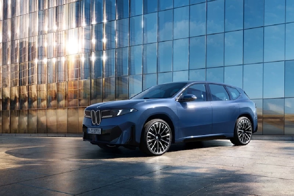 โรงงานบีเอ็มดับเบิลยู จ.ระยอง เริ่มประกอบ EV BMW i5 ลุ้นราคา 3 ล้านบาท