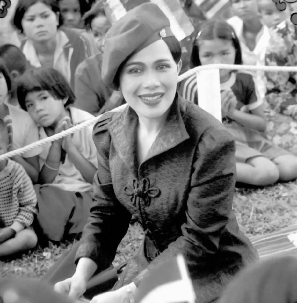 พระบรมราชชนนีพันปีหลวง 