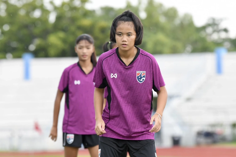 “พัทธมณฑ์ แสงตา” กองกลางฟุตบอลหญิงทีมชาติไทย U17 จากสโมสรโรงเรียนกีฬาจังหวัดชลบุรี