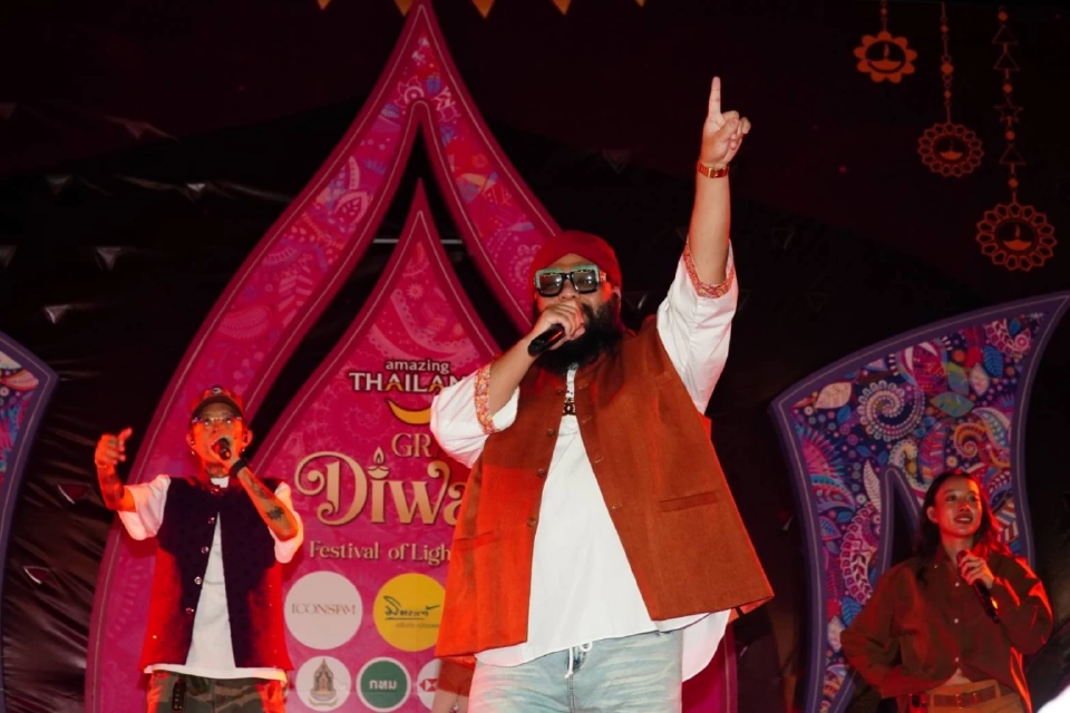 \'ไอคอนสยาม\' จัด \'เทศกาลดิวาลี 2025\' ยิ่งใหญ่ พลุริมเจ้าพระยาครั้งแรก