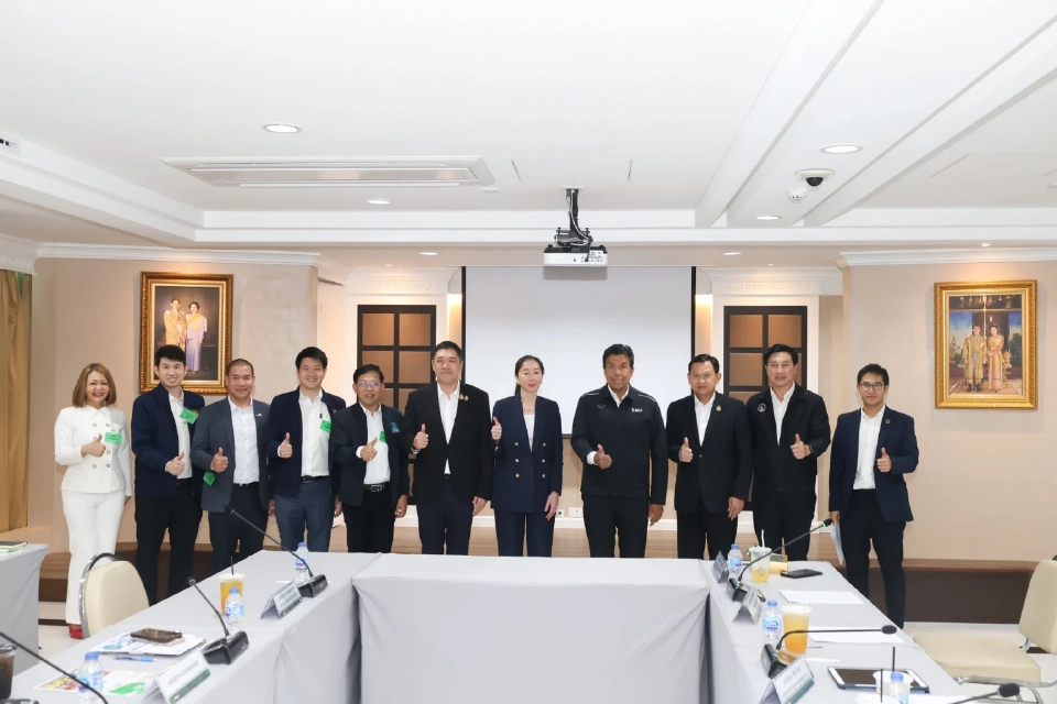 ร่วมประชุมแก้ปัญหาฝุ่น