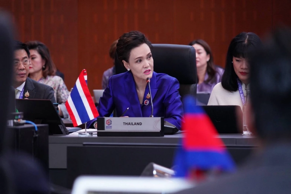 นางศุภจี สุธรรมพันธุ์ รัฐมนตรีว่าการกระทรวงพาณิชย์