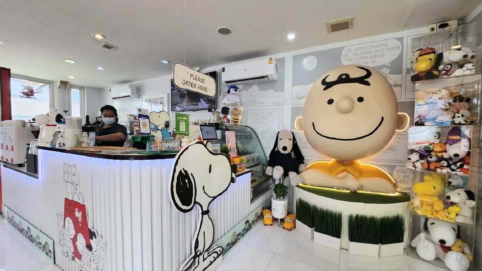 บันได 3 ขั้นสร้างธุรกิจร้านอาหาร จาก ‘Cloud Kitchen’ สู่ ‘สตรีทฟู้ด’ ผงาดเป็น ‘คาเฟ่ครบวงจร’