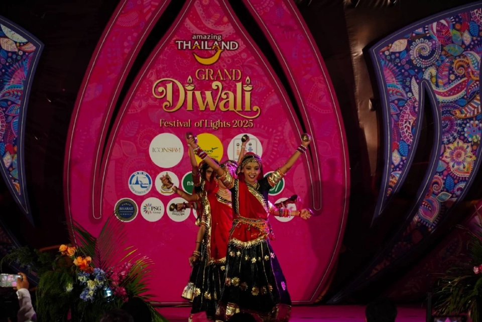 \'ไอคอนสยาม\' จัด \'เทศกาลดิวาลี 2025\' ยิ่งใหญ่ พลุริมเจ้าพระยาครั้งแรก