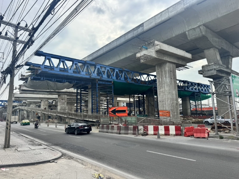 ถนนพระราม 2 วุ่น ‘ทางหลวง’ ยันเหตุคอนกรีตไหล ไม่กระทบโครงสร้างทรุดตัว