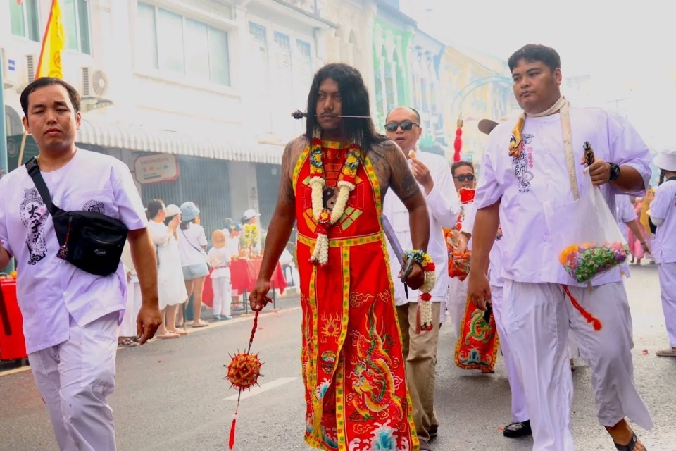 พลังแห่งศรัทธา 'ประเพณีถือศีลกินผักภูเก็ต 2568' ครบรอบ 200 ปี