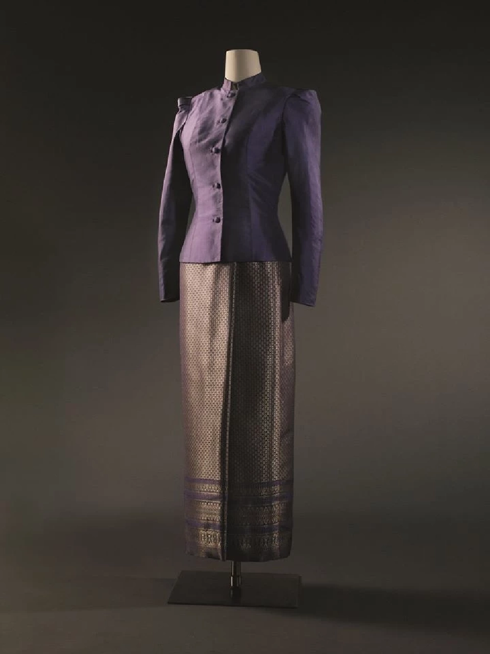 ชุดไทยอมรินทร์