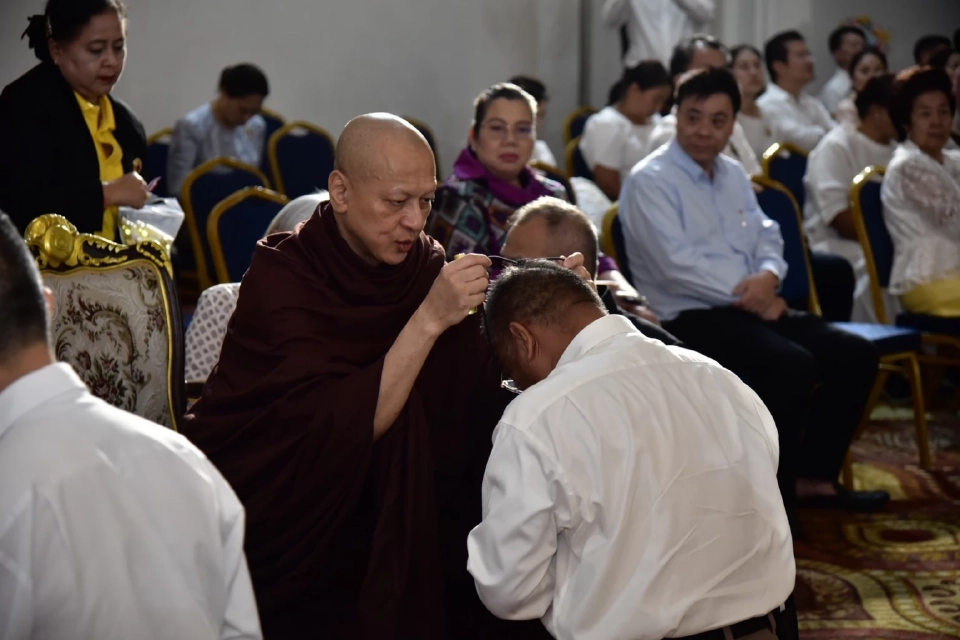 สตช.จัดอุปสมบทหมู่ตำรวจ 45 นาย ถวายเป็นพระราชกุศล ในหลวง ร.9