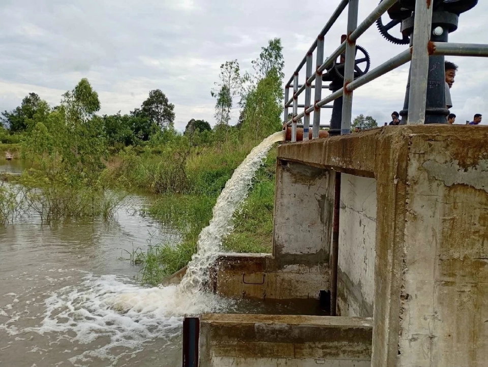 กรมชลฯ ขานรับ นโยบายรองนายกฯ “ธรรมนัส” เร่งกำจัดผักตบลำน้ำสาขาทั่วประเทศ