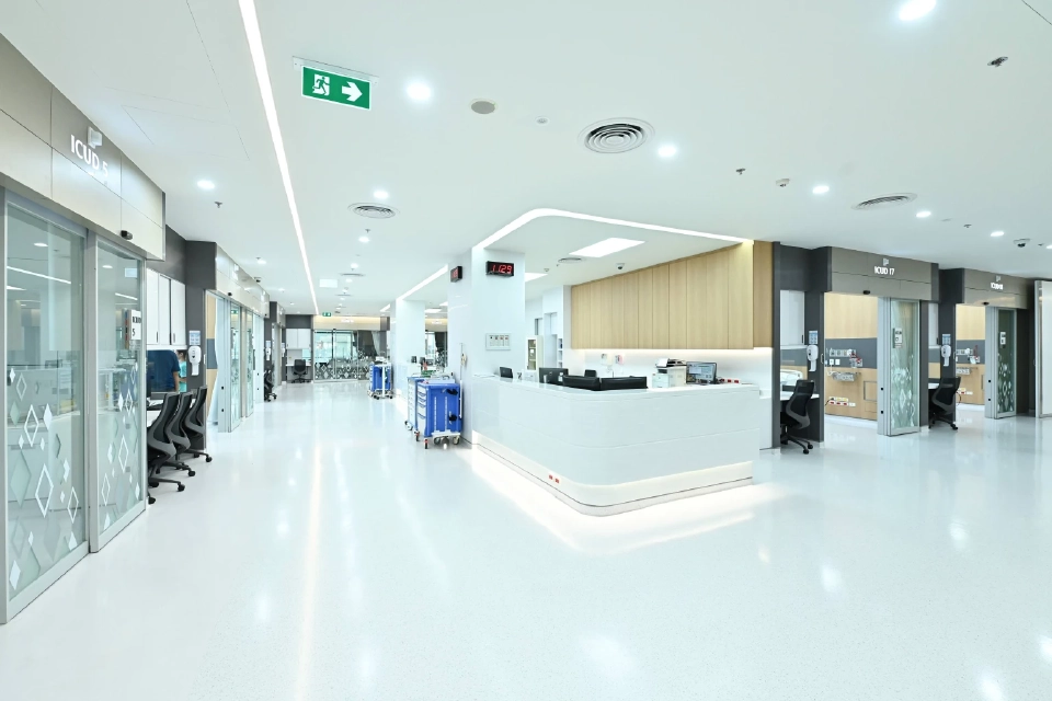 ผู้ป่วยวิกฤตพุ่ง “รพ.ศิริราช ปิยมหาราชการุณย์” ขยายเตียง ICU – เพิ่มเทคโนโลยี