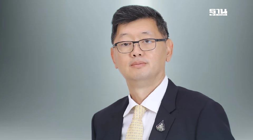 นายพชร อนันตศิลป์ 