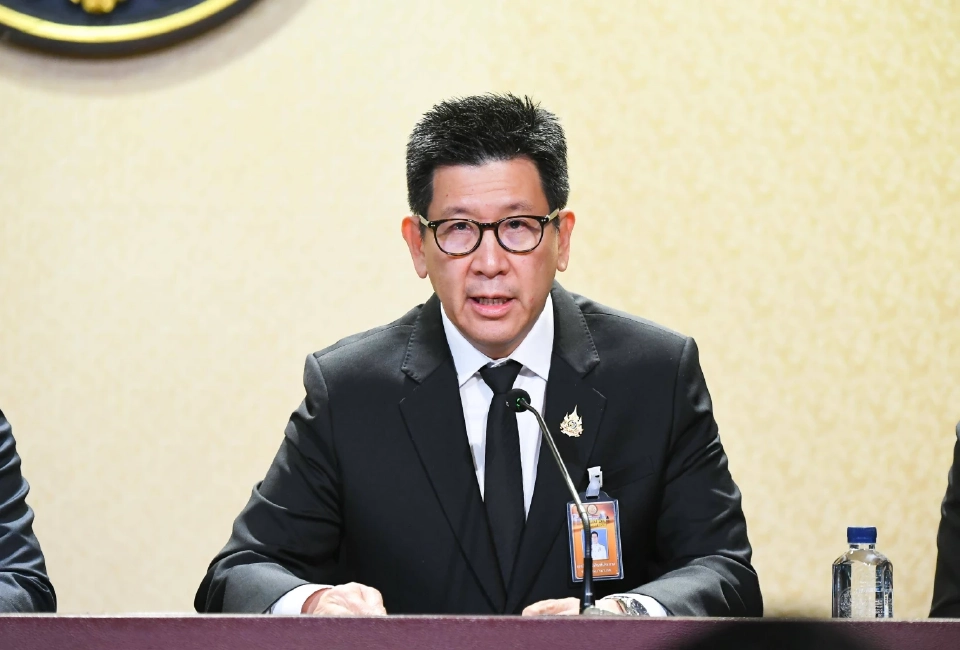 นายเอกนิติ นิติทัณฑ์ประภาศ รองนายกรัฐมนตรี และรัฐมนตรีว่าการกระทรวงการคลัง