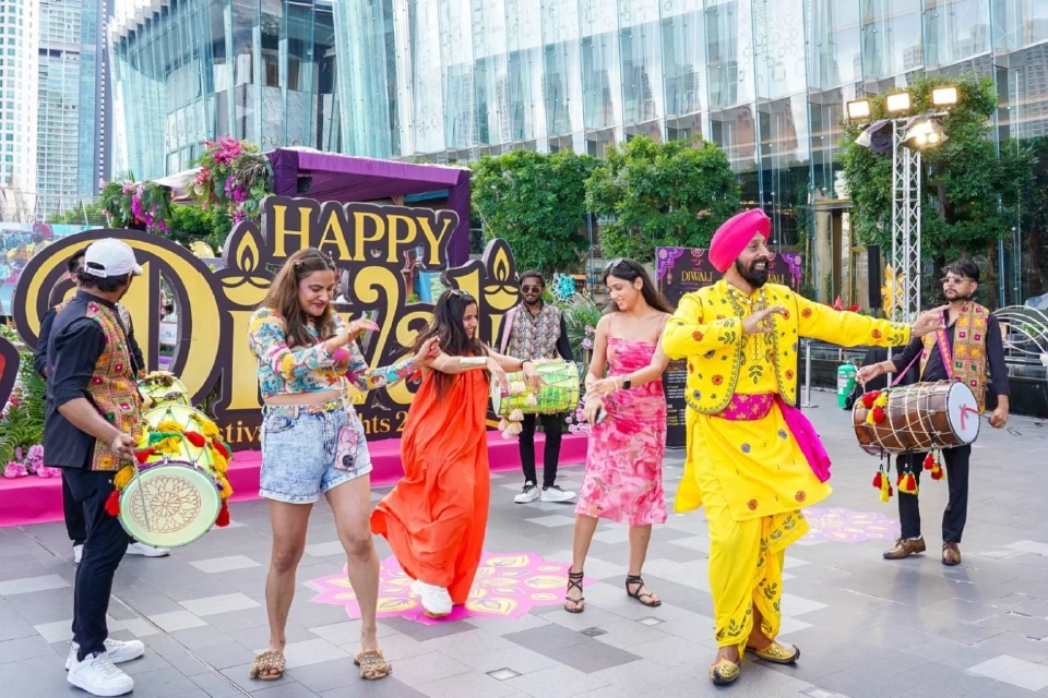 \'ไอคอนสยาม\' จัด \'เทศกาลดิวาลี 2025\' ยิ่งใหญ่ พลุริมเจ้าพระยาครั้งแรก