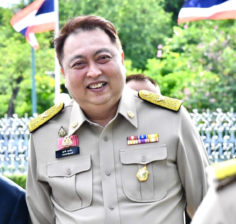 สุชาติ ชมกลิ่น