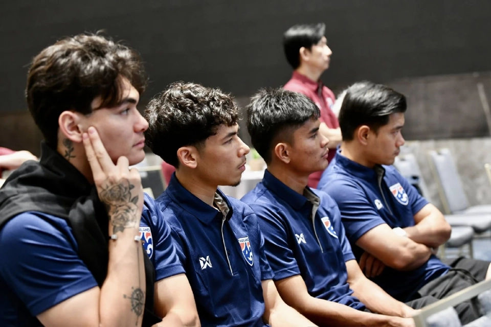 นักเตะทีมชาติไทย เตรียมพร้อมก่อนดวล ไต้หวัน