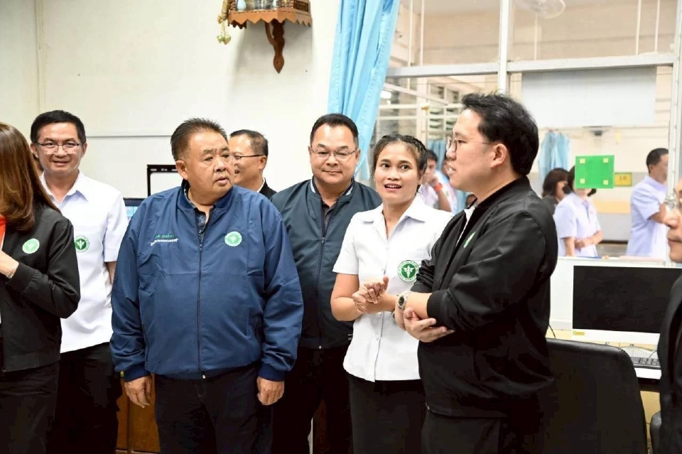 'พัฒนา' ลุย บุรีรัมย์-สุรินทร์ ชูสร้างบังเกอร์ยกระดับความปลอดภัยชายแดน 