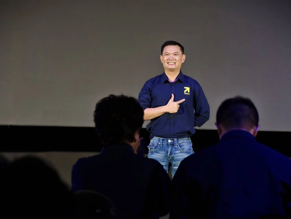 ศาสตราจารย์ ดร.สุชัชวีร์ สุวรรณสวัสดิ์ หัวหน้าพรรค