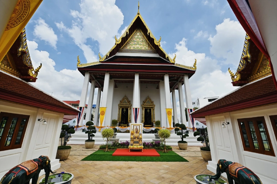 ‘ไทยเบฟเวอเรจ’ น้อมถวายพระกฐินพระราชทาน วัดเทวราชกุญชรวรวิหาร