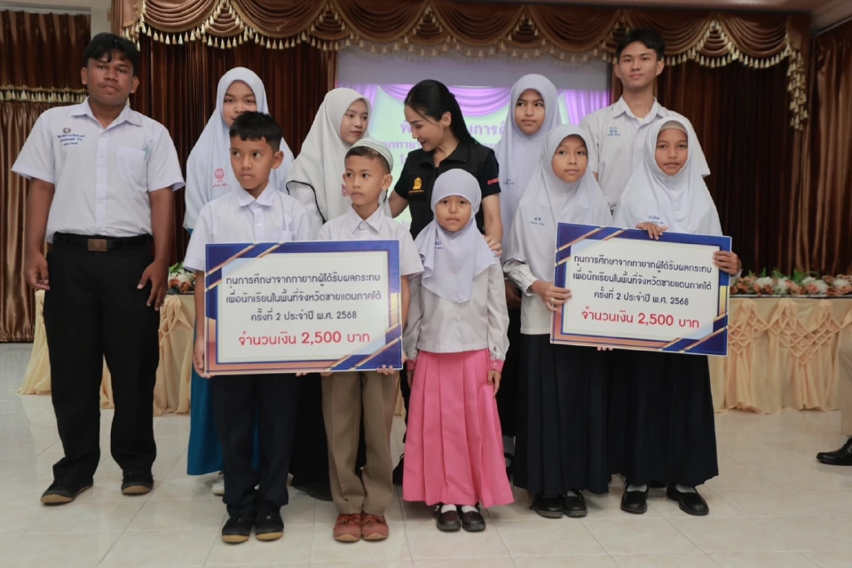 ฟังเสียงครูชายแดนใต้ “ธรรมนัส-นฤมล” ลงพื้นที่ปัตตานี