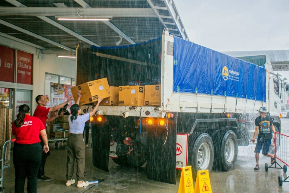 ซีพี ระดมบริษัทในเครือ ช่วยน้ำท่วมภาคใต้ ส่งอาหาร–น้ำดื่ม–สัญญาณสื่อสาร ช่วยหาดใหญ่–ยะลา–ปัตตานี