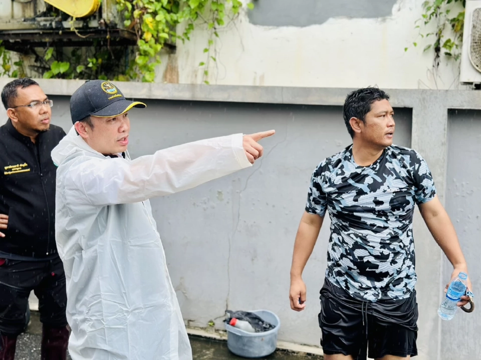 อธิบดีกรมส่งเสริมสหกรณ์ ผนึกเครือข่ายสหกรณ์ทั่วประเทศ ระดมช่วยชาวใต้ฝ่าน้ำท่วม