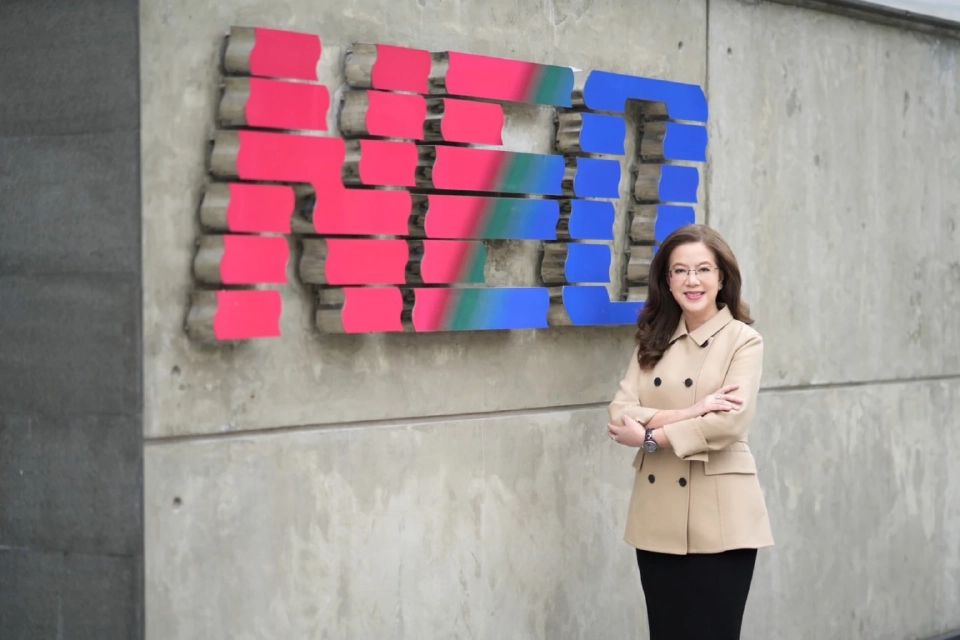 นางปัทมา ถกลศรี