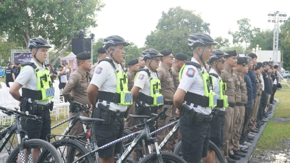 ตำรวจท่องเที่ยวจัดกำลังดูแล \"ลอยกระทง\" ปลอดภัย สืบสานประเพณีไทย