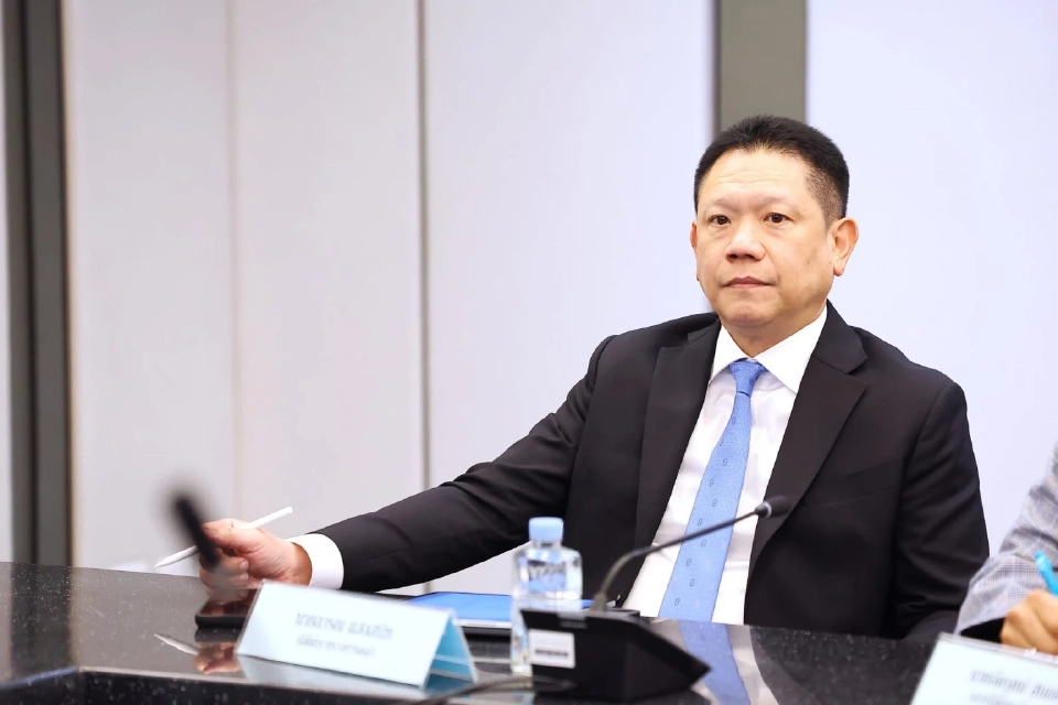 นายลวรณ แสงสนิท ปลัดกระทรวงการคลัง