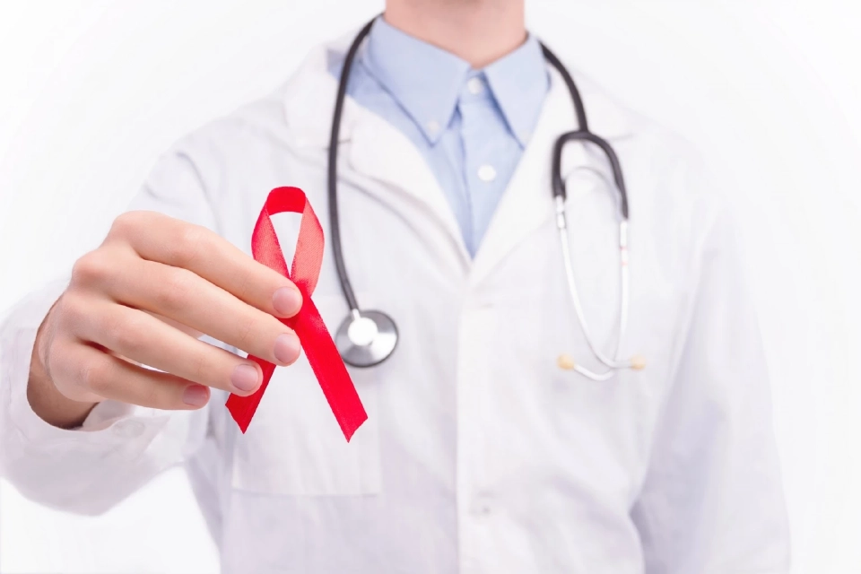 วัยรุ่นไทยติดเทรนด์ ‘เซ็กส์ไม่ป้องกัน’ ดันยอดติดเชื้อ HIV พุ่ง 5.8 แสนคน