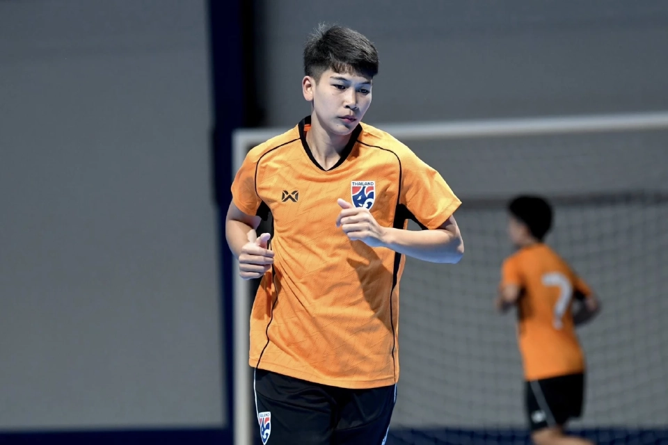 “แสงรวี มีขำ” ริมเส้นฟุตซอลหญิงทีมชาติไทย