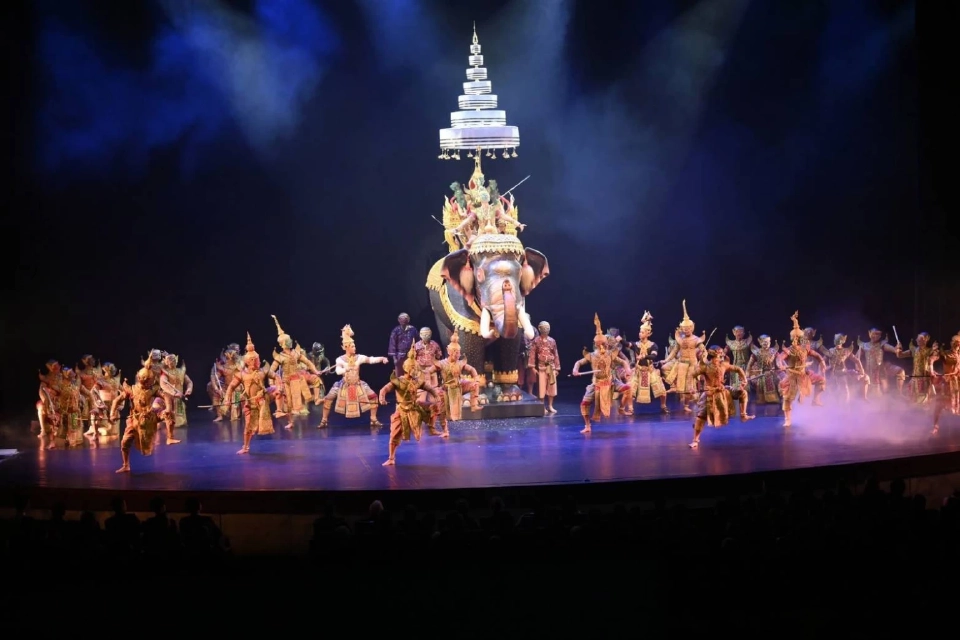 อลังการ ‘โขนสัตยาพาลี’ ธำรงนาฏศิลป์ สืบสานพระราชปณิธาน สมเด็จพระพันปีหลวง