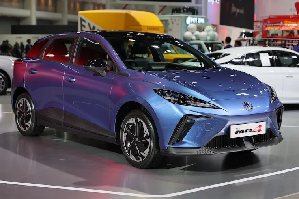 EV จีน ยอมขาดทุน BYD MG ลดหลักแสนบาท โตโยต้า ชี้คนรอซื้อ 2 เดือนท้าย