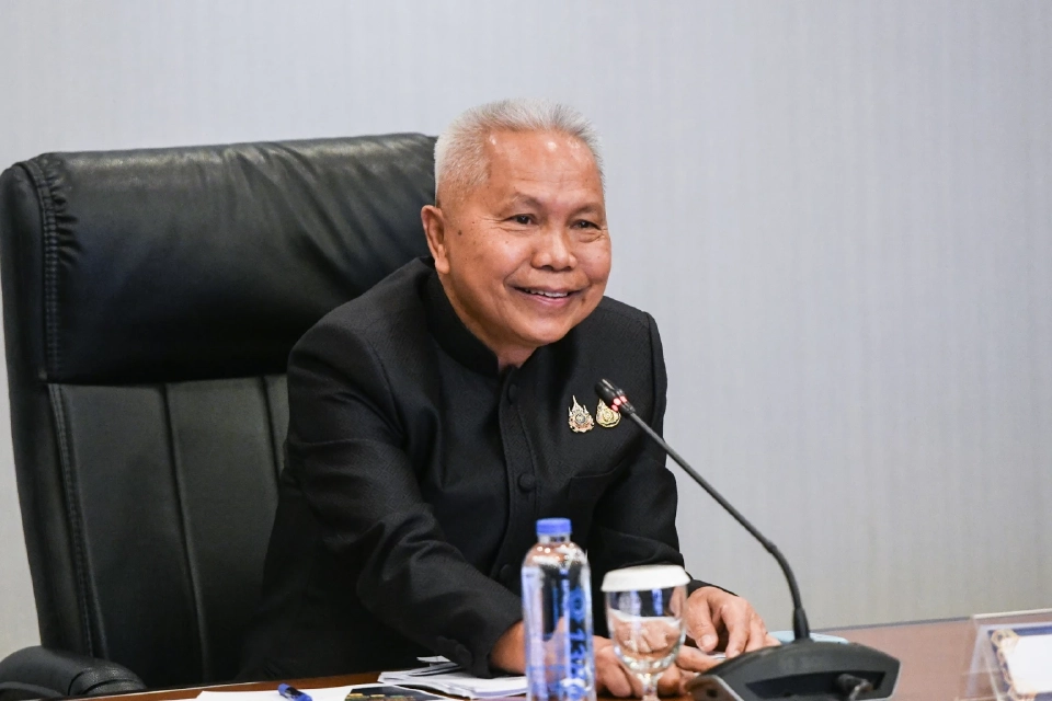 โสภณ ซารัมย์