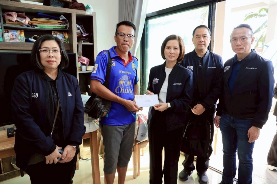 ‘ตรีนุช’ ลงพื้นที่หาดใหญ่-สงขลา  เร่งเยียวยาน้ำท่วม นายจ้าง ลูกจ้าง ผู้ประกันตน