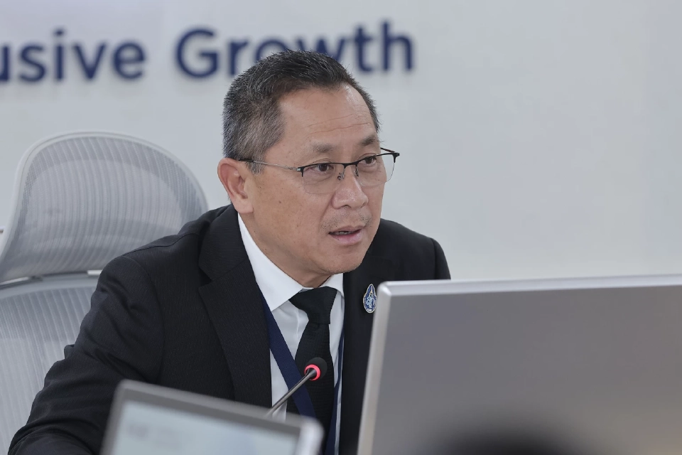 หม่อมหลวงปีกทอง ทองใหญ่ ประธานเจ้าหน้าที่บริหาร บริษัท ปตท. น้ำมันและการค้าปลีก จำกัด (มหาชน) หรือ OR