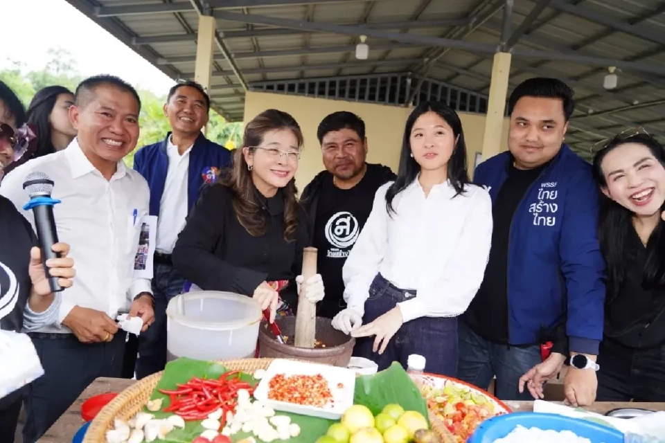 “สุดารัตน์-จินนี่”ลุยอีสานเปิดตัวผู้สมัครสส.อุดรฯ ชู 5 มาตรการปราบโกง