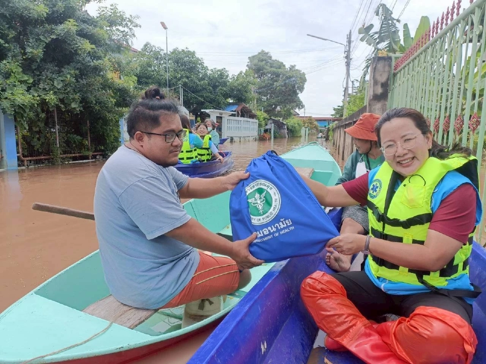 นายกฯ สั่ง สธ. ดูแลประชาชนพื้นที่น้ำท่วม เร่งจัดการอนามัยสิ่งแวดล้อม 