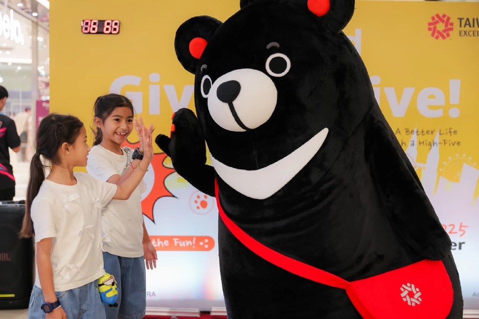 FuBear เยือนไทย พิชิตแคมเปญ Taiwan Excellence “Give Me Five! A Better Life” ทำยอดไฮ-ไฟว์ทะลุเป้า กว่า 220,505 ไฮไฟว์