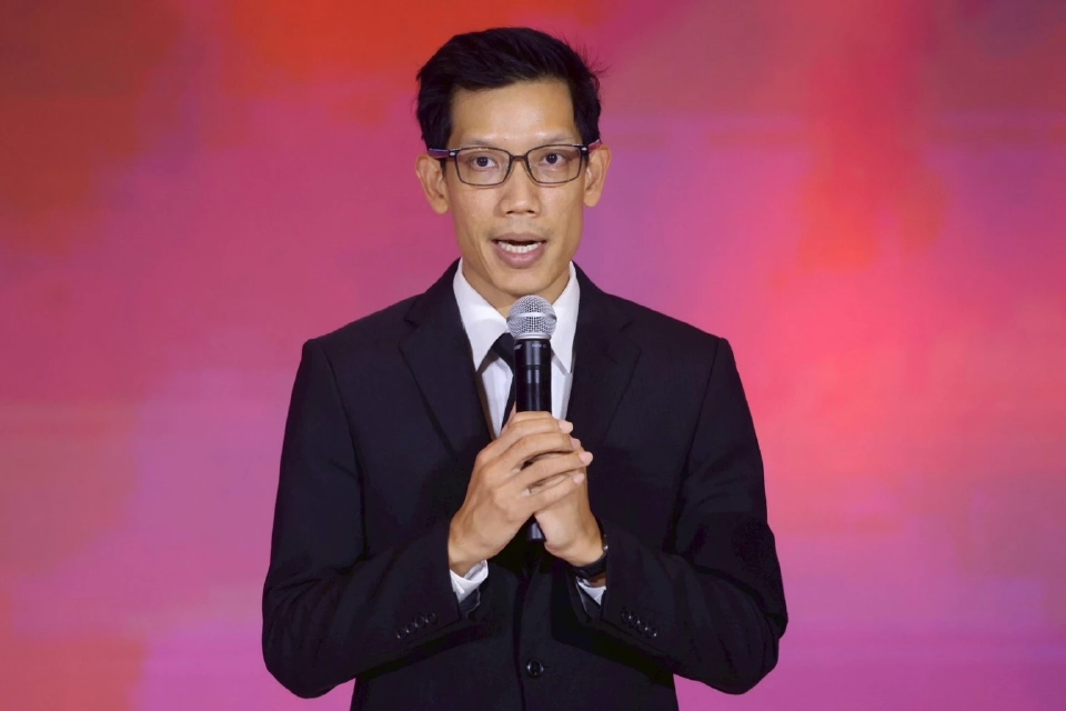 นายเบญจรงค์ สุวรรณคีรี ผู้ช่วยรัฐมนตรีประจำกระทรวงการคลัง