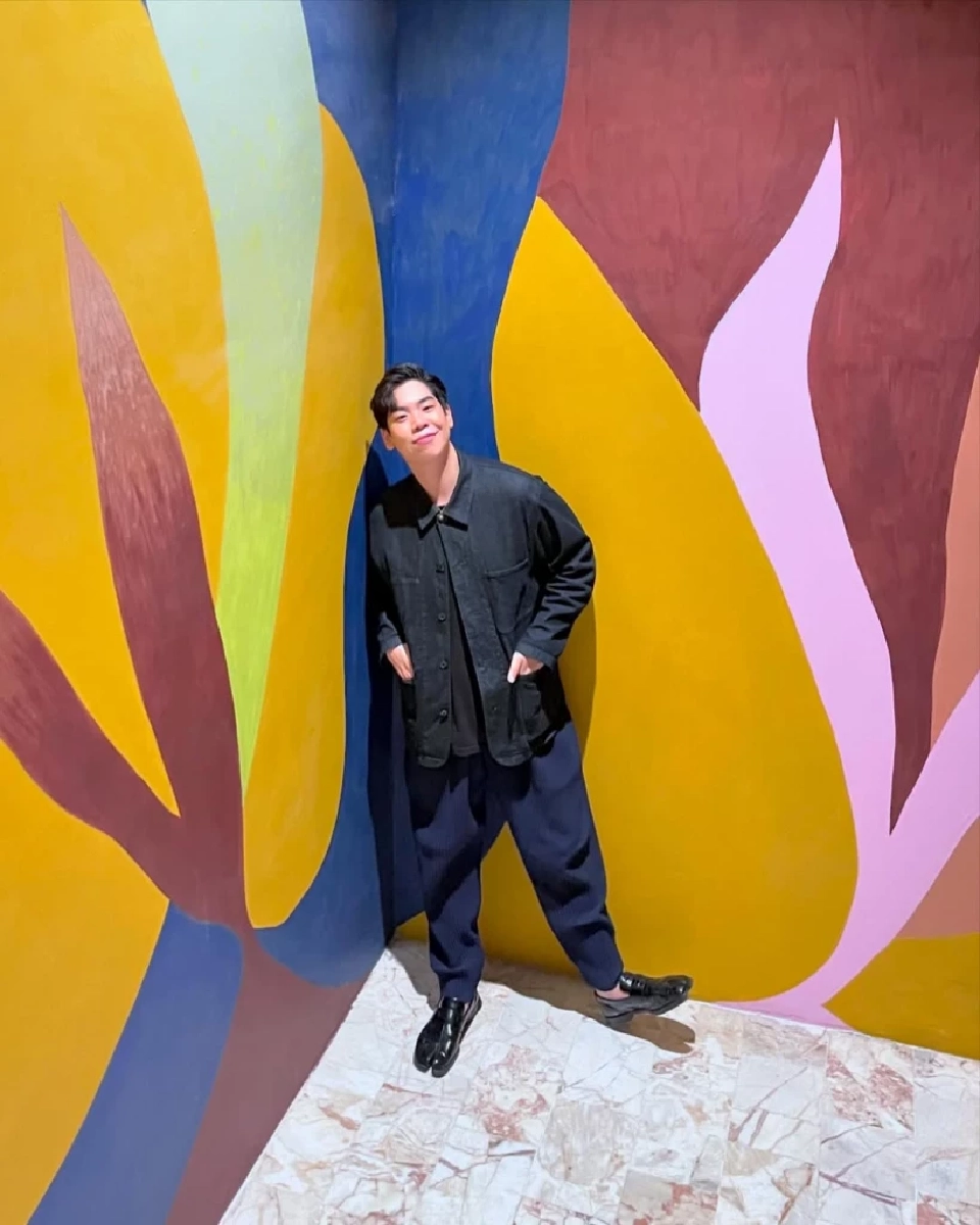 คุณวิพุธ อัศวเวทวุฒิ (Viput A.) ศิลปินนักวาดภาพประกอบชื่อดัง