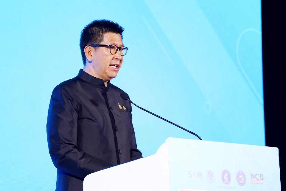 นายเอกนิติ นิติทัณฑ์ประภาศ รองนายกรัฐมนตรีและรัฐมนตรีว่าการกระทรวงการคลัง 