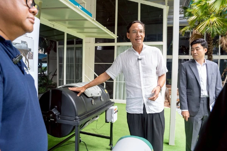 “กรณ์”คิกออฟโมเดลสีเขียว มอบนวัตกรรม"ชูชก" สู่ ปชป.นำร่องลดขยะอาหาร