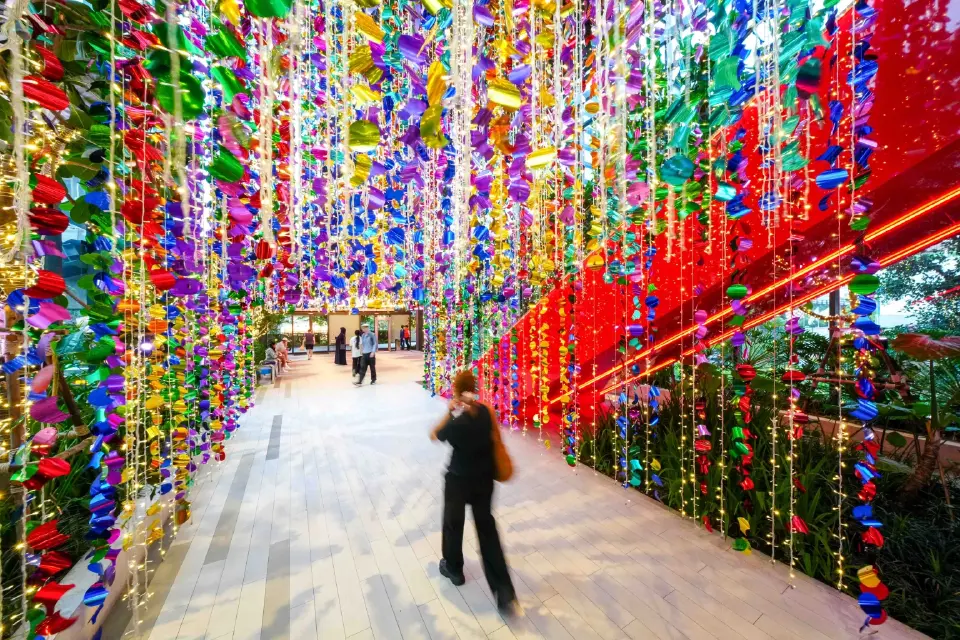 ดูไฟปีใหม่ EM DISTRICT เจอ 'น้องหมีเนย' พร้อมลุ้นรางวัลใหญ่ 30 ล้าน