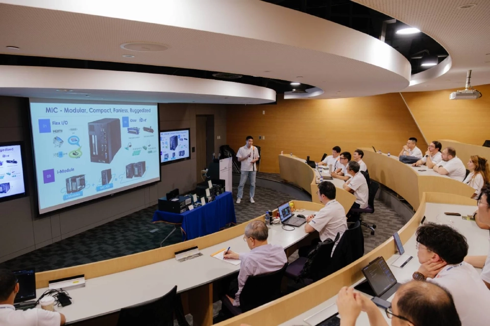 แอดวานซ์เทคเปิดเวที APC 2026 ดัน Edge AI ขับเคลื่อนอุตสาหกรรมอาเซียน